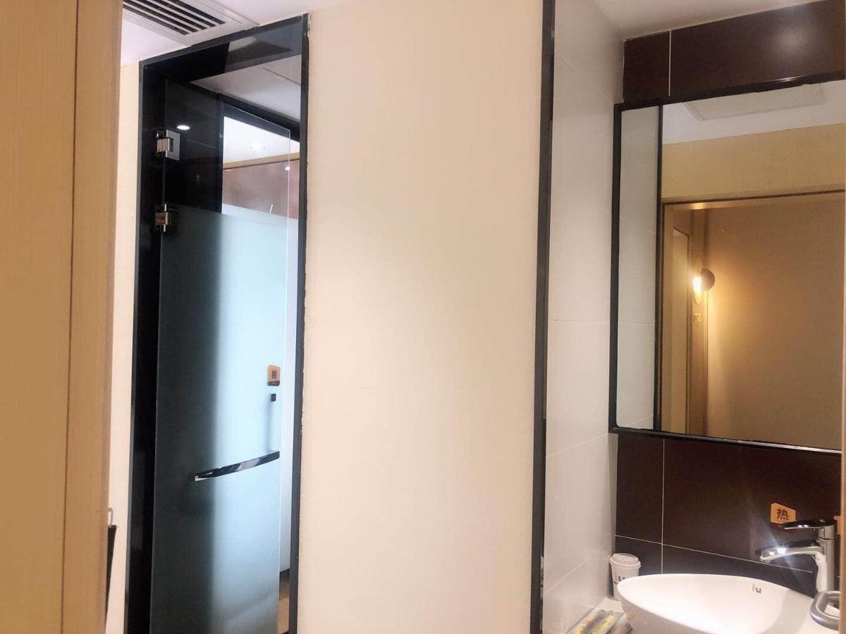 Iu Hotel Guiyang Olympic Sports Center China Resources Vientiane المظهر الخارجي الصورة